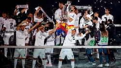 Real Madrid, Bernabeu in delirio per i suoi eroi