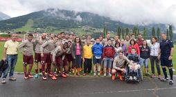 Torino, i granata in campo posano con i diversamente abili