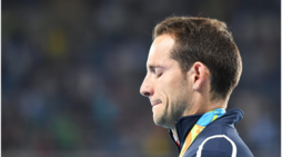Rio 2016. le lacrime di Lavillenie sul podio, fischiato dai brasiliani