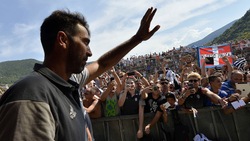 Juventus: delirio di tifosi a Villar, la carica dei 10.000