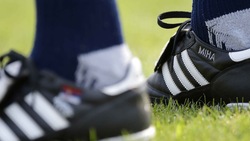 Toro, Mihajlovic allena con gli scarpini personalizzati