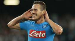Serie A, Napoli-Bologna 3-1: Milik fa il bis