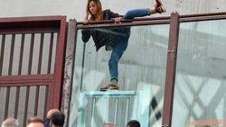 Inter-Juventus, falla nella sicurezza a San Siro. Tifosi scavalcano le barriere