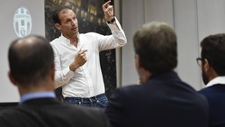 Juventus, al via con Allegri la formazione per i tecnici bianconeri