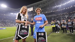 FOTO Juve-Napoli, Hunziker-Bongiorno in campo per le donne