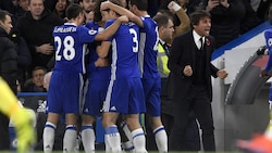 FOTO Chelsea, Conte vince ed è primo in classifica