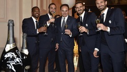 Juventus,sorrisi e bollicine: un brindisi al Natale
