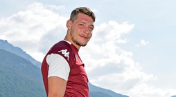Torino, Belotti non pensa al mercato: sorrisi e sudore in ritiro