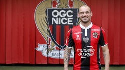 Calciomercato, Sneijder con la maglia del Nizza