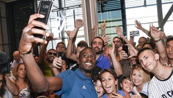 Juventus, ecco il Matuidi day: selfie e autografi con i tifosi