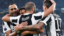 Juventus, Chievo annientato: Higuain e Dybala show