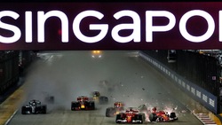 Singapore Gp, le immagini dello scontro tra Vettel, Raikkonen e Verstappen