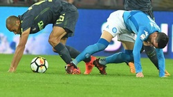 Napoli-Inter 0-0, Sarri resta in vetta