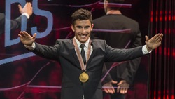 Marquez premiato al galà dei campioni
