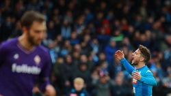 Napoli-Fiorentina 0-0, l'Inter resta prima da sola