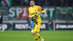 Inter, Handanovic acclamato dai tifosi: «C'è solo un capitano»