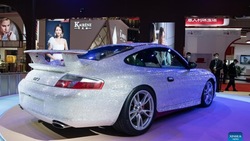 Porsche GT3, in Cina è piena di diamanti