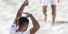 Saeed e la ciocca di capelli dal beach soccer al Qatar per le donne iraniane