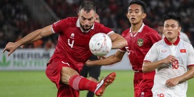 Ha fermato Messi e Ronaldo: Jordi Amat Maas ora è principe in Indonesia