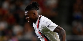 Leao e la maglia numero 10 del Milan: un numero che pesa