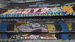 Coreografie derby: l'Inter e i topi Milan, replica "Circo Internazionale"