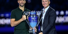 Djokovic numero 1 del mondo nel 2023: Gaudenzi consegna il trofeo a Nole