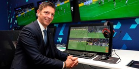 Rocchi, neanche una parola sugli arbitri arroganti. Imponga di usare il Var come si deve, altro che 8 errori