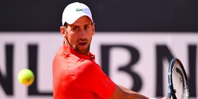 Djokovic gioca a Ginevra per tenere a bada Sinner