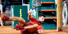 Djokovic vince ma che fatica ritornare il Djoker: non trova né misura né sorriso