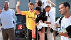 Di Gregorio al J Medical: foto e autografi coi tifosi. Con lui anche Rugani e De Sciglio