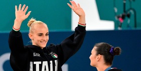 Alice D'Amato nel paese delle meraviglie sulla trave che odiava