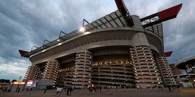 Milan, le due strade per il nuovo stadio