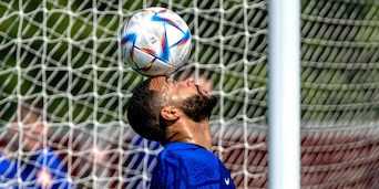 Olanda-Qatar, Van Gaal: "Depay fondamentale per vincere i Mondiali. Dumfries migliorerà"