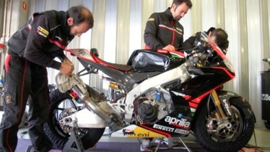 Sbk, Aprilia: nuovo look, tutto in metallo