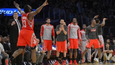 Harden domina i Kings, doppia doppia per Howard