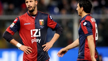 Genoa, Burdisso-Antonini si preparano per il Milan