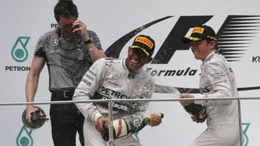 F1, Hamilton e Rosberg leader in lavagna