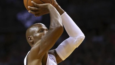 Allen stende Brooklyn, San Antonio vola sul 2-0