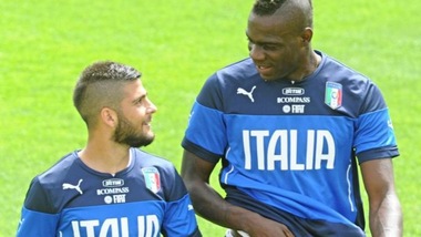 Applausi dai bambini per Balotelli dopo gli insulti