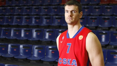 Serie A, Lawal a Sassari Reggio su Lavrinovic