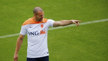 Lazio, non tramonta l'ipotesi Vlaar dell'Aston Villa