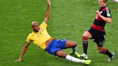 Roma, sollievo Castan. Incerto rinnovo Maicon