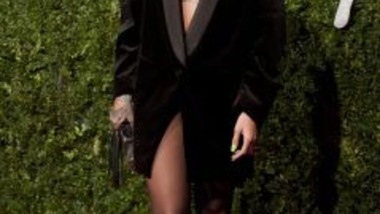 Foto Rihanna, la cantante fa impazzire i fotografi