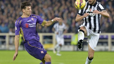 FOTO Fiorentina-Juventus, pi calci che calcio