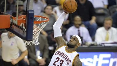 Basket NBA, Cleveland vince Sacramento pensa a Karl