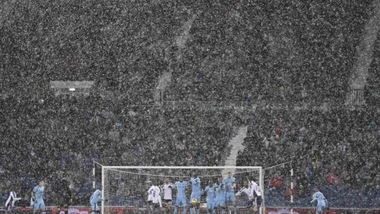 FOTO Premier League, il Manchester City batte anche la neve