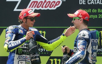 MotoGp, Lorenzo: "Valentino Rossi il più grande della storia"