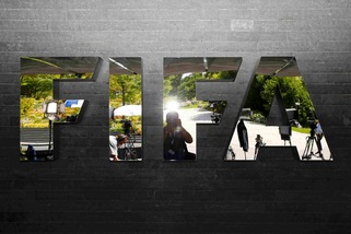 Fifa, elezioni presidenziali il 26 febbraio. Blatter: «Non mi ricandido»