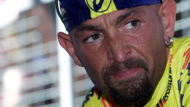 Caso Pantani, clamorosa rivelazione: «Fu la Camorra a fargli perdere il Giro»
