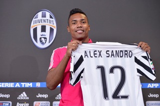 Calciomercato Juventus: «Manchester United, se vuoi Alex Sandro fanno 45 milioni»